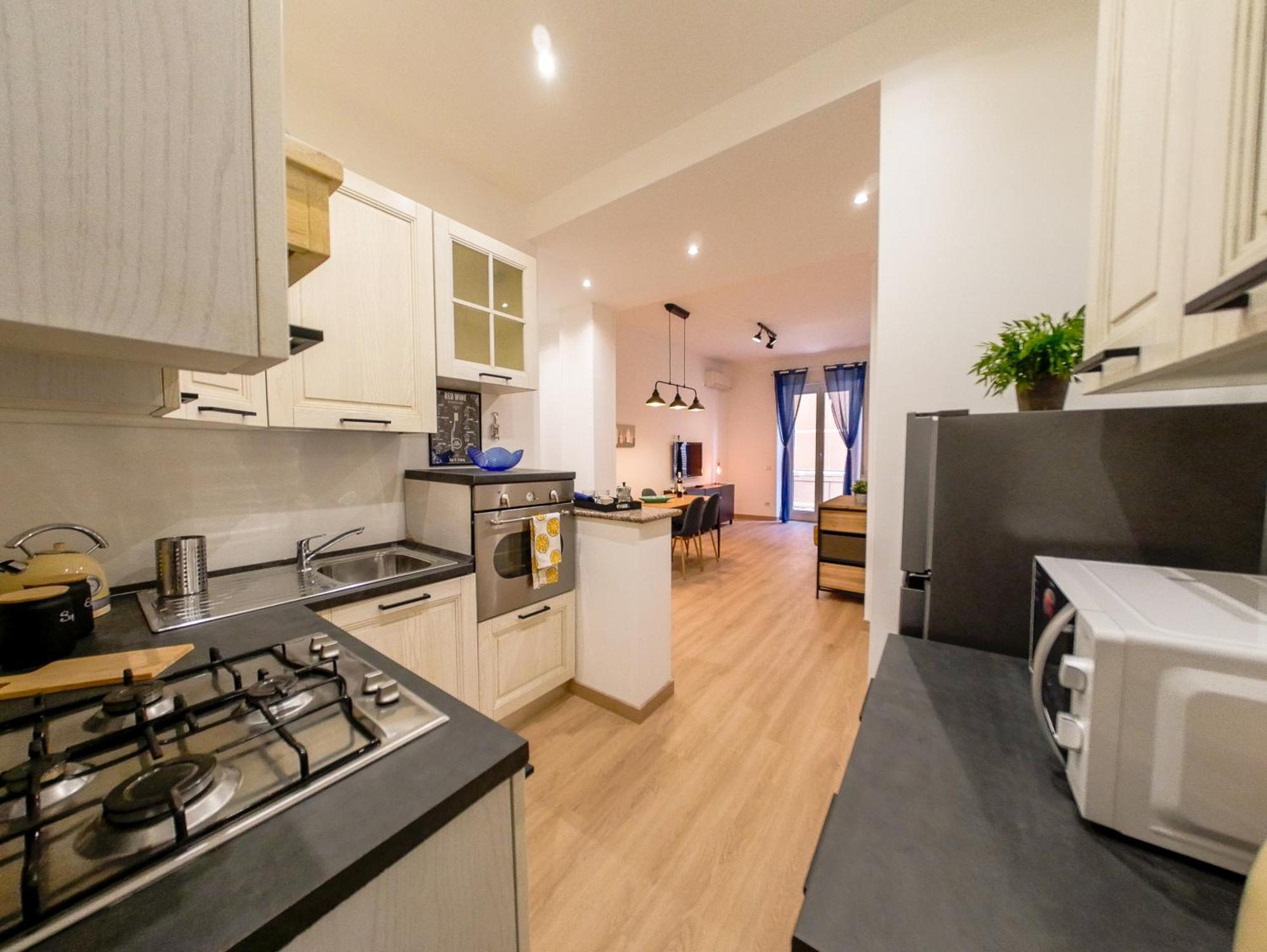 Chic Modern 2-Bedroom Near Metro ローマ エクステリア 写真