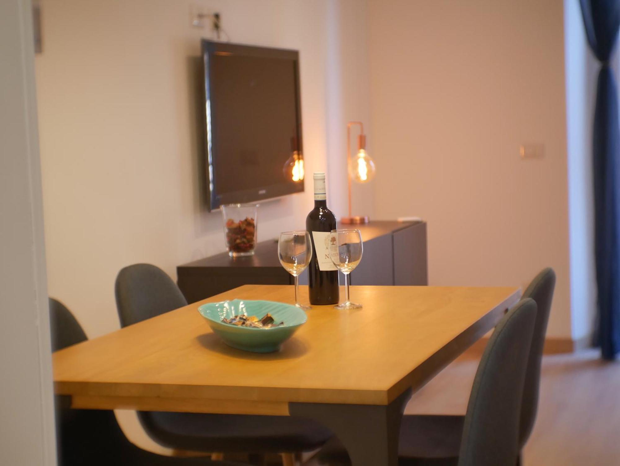 Chic Modern 2-Bedroom Near Metro ローマ エクステリア 写真
