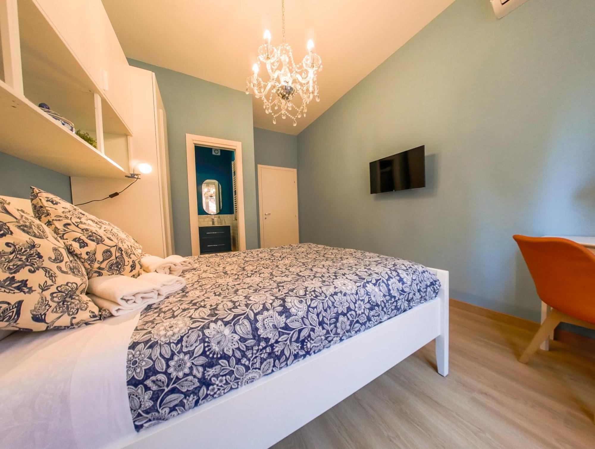 Chic Modern 2-Bedroom Near Metro ローマ エクステリア 写真