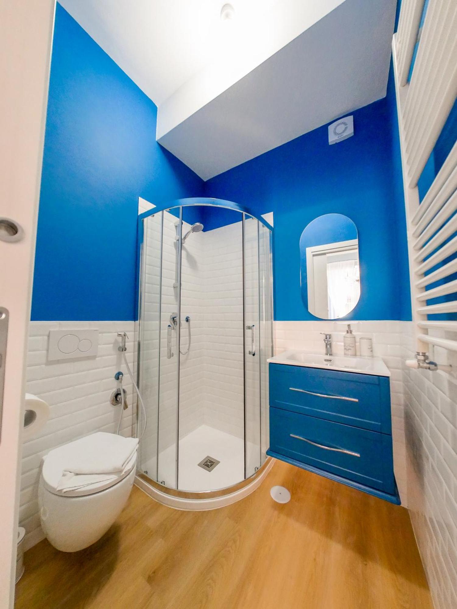 Chic Modern 2-Bedroom Near Metro ローマ エクステリア 写真