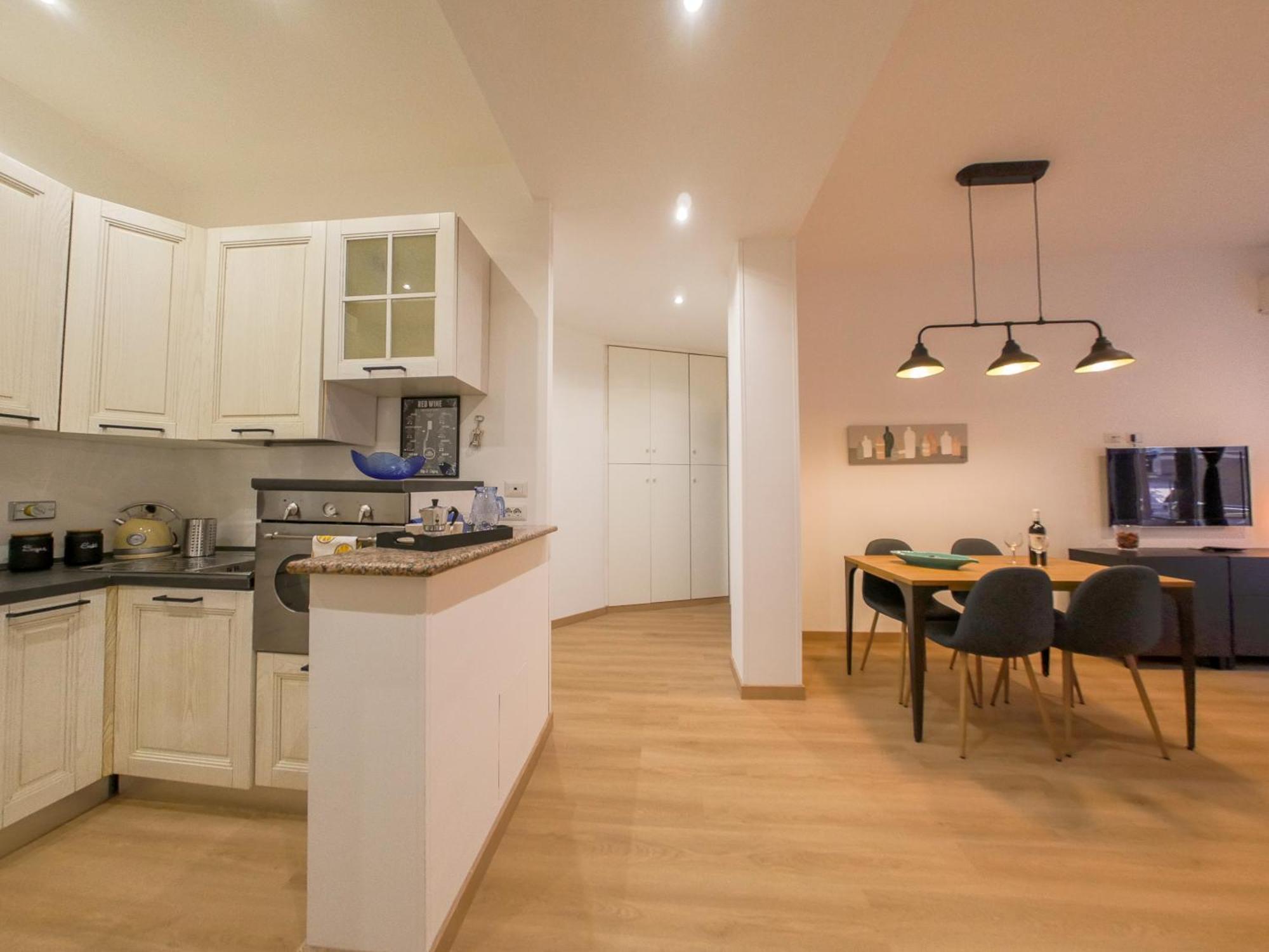 Chic Modern 2-Bedroom Near Metro ローマ エクステリア 写真